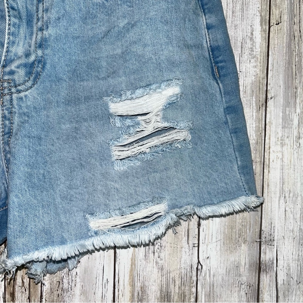 NWT YMI One Button High Rise Distressed Shorts - Picture 2 of 5